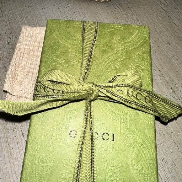 Authentic Gucci card case - Picture 4 of 6